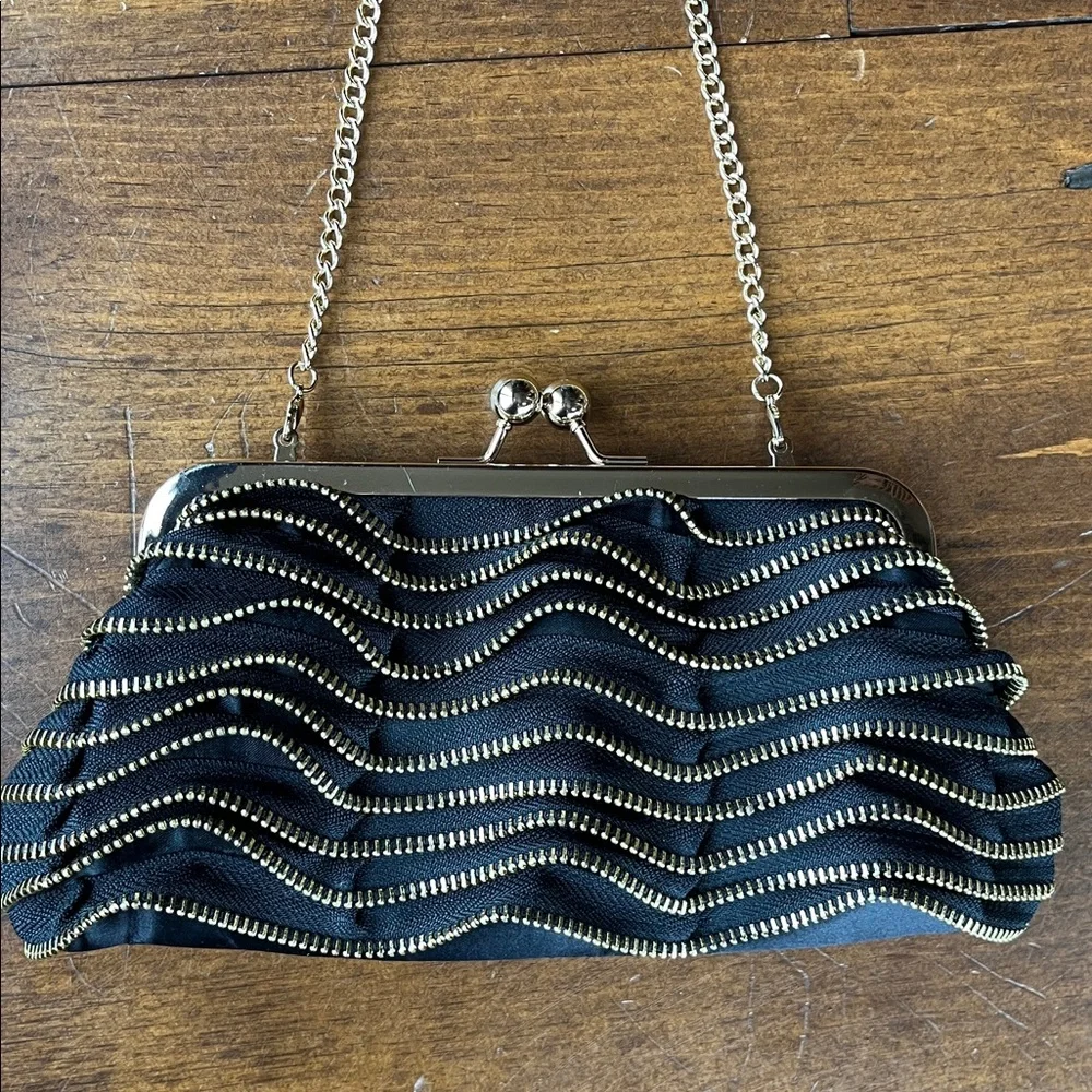 Susan Faris Clutch Purse Gold Tone Zippers with Gold Tone Shoulder Chain